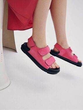 Women’s Tavira Pink  Sandal, size 8 New